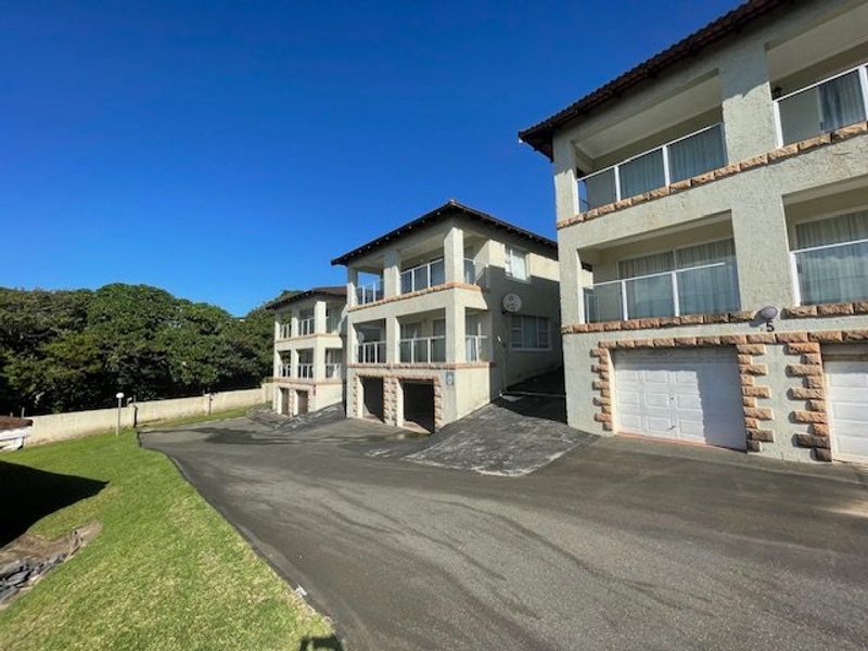 Fully Furnished 3-Bedroom, 2.5-Bathroom Townhouse With Stunning Sea Views - Photo 2