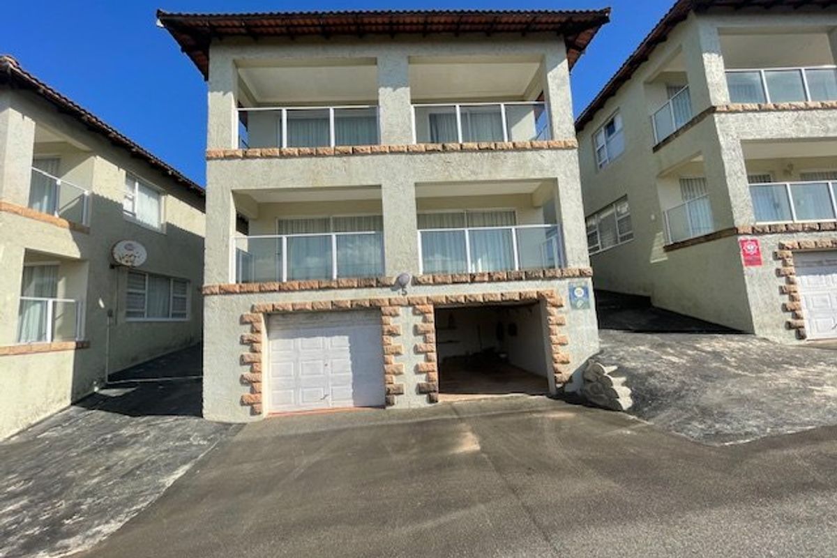 Fully Furnished 3-Bedroom, 2.5-Bathroom Townhouse With Stunning Sea Views - Photo 3