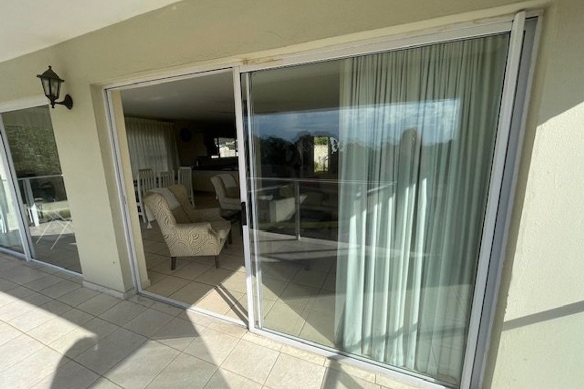 Fully Furnished 3-Bedroom, 2.5-Bathroom Townhouse With Stunning Sea Views - Photo 5