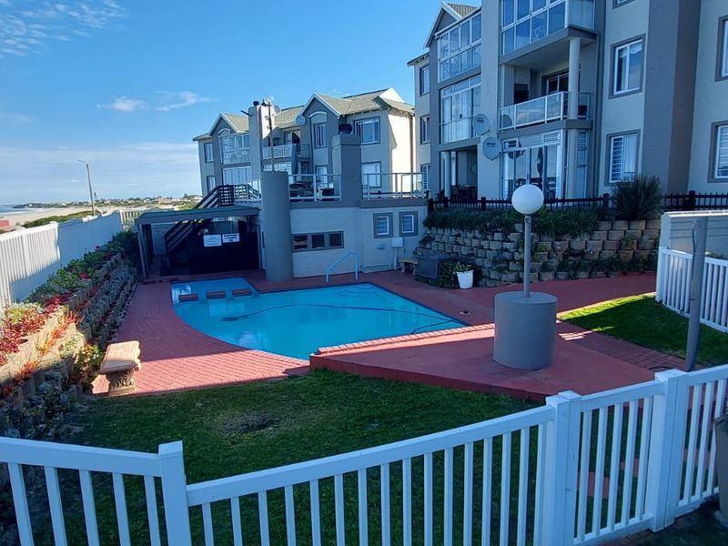 Immaculate Fully Furnished 3 Bedroom 2 Bathroom Unit in Aston Bay - Photo 8