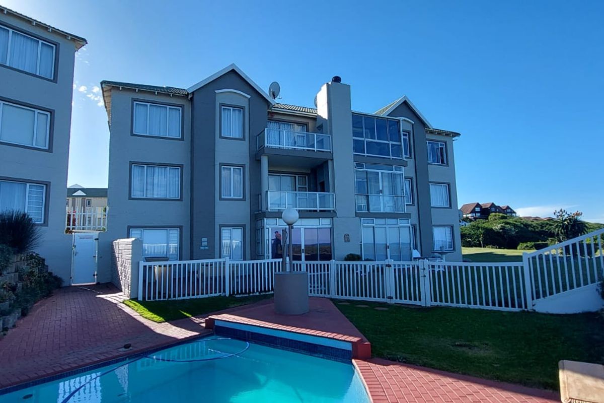 Immaculate Fully Furnished 3 Bedroom 2 Bathroom Unit in Aston Bay - Photo 4