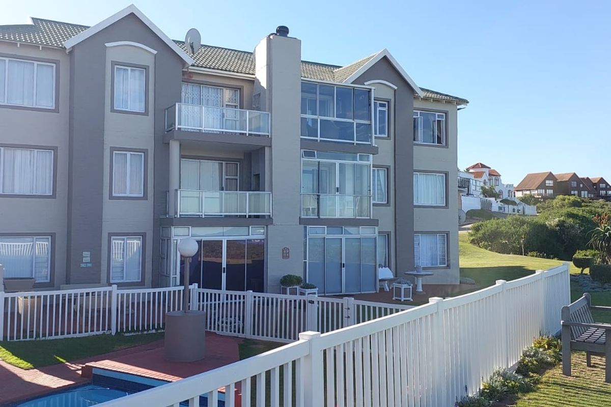 Immaculate Fully Furnished 3 Bedroom 2 Bathroom Unit in Aston Bay - Photo 3
