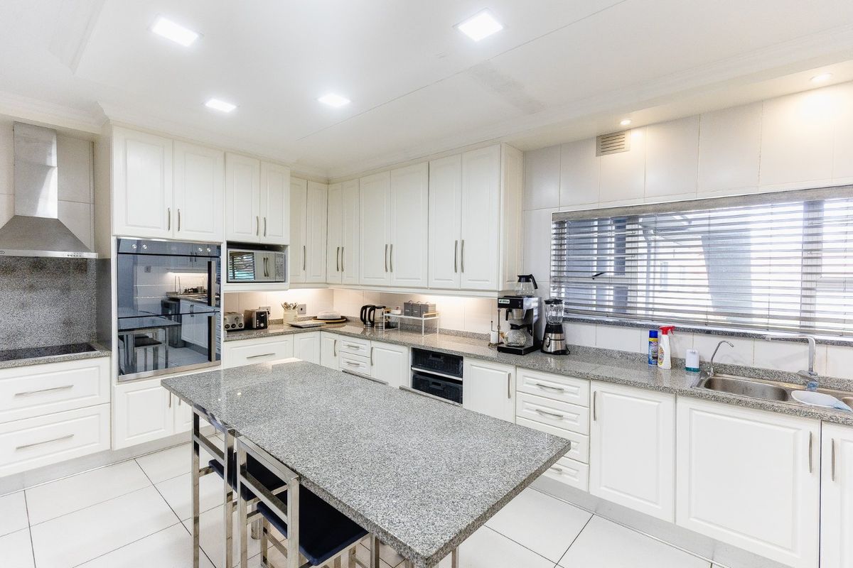 Spectacular Beachfront Home in Uvongo – Ultimate South Coast Living! - Photo 5