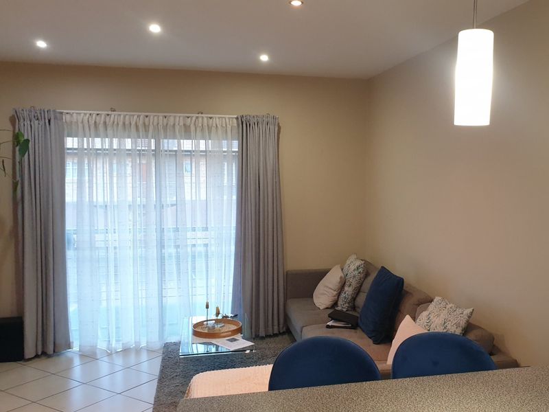 Modern 2-Bedroom Lock-Up-and-Go Apartment in Stone Gate Estate - Photo 5