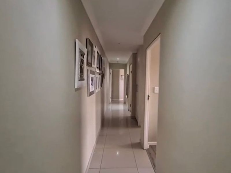 PRICE REDUCED!!!!!! Amazing Modern 3-Bed Townhouse in Prime Beacon Bay - Photo 5