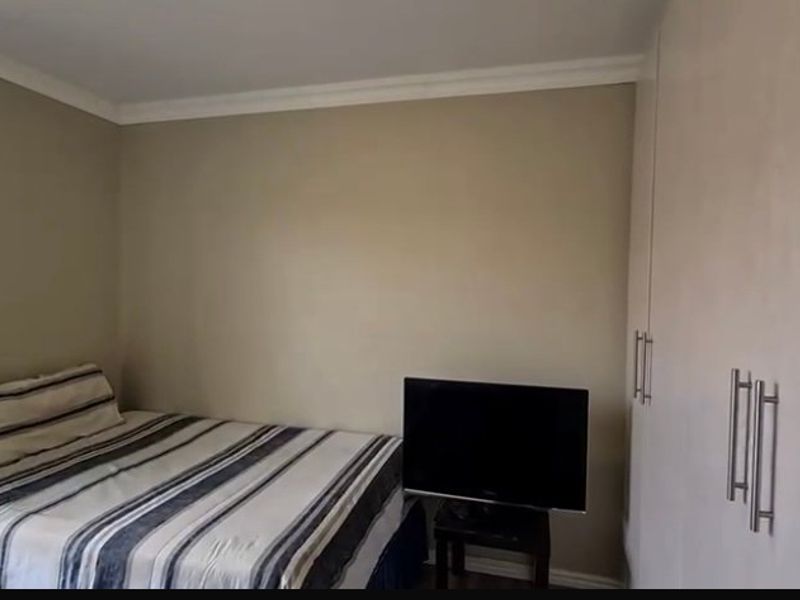 PRICE REDUCED!!!!!! Amazing Modern 3-Bed Townhouse in Prime Beacon Bay - Photo 10