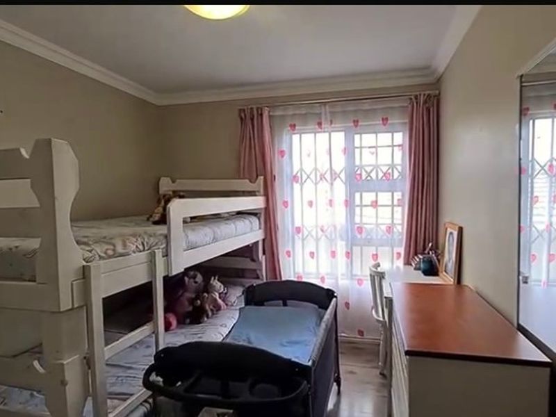 PRICE REDUCED!!!!!! Amazing Modern 3-Bed Townhouse in Prime Beacon Bay - Photo 9