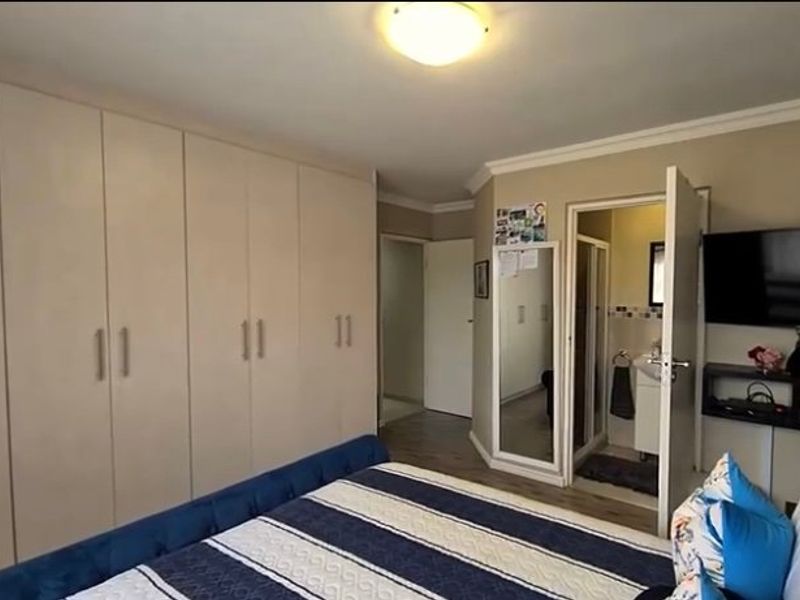 PRICE REDUCED!!!!!! Amazing Modern 3-Bed Townhouse in Prime Beacon Bay - Photo 7