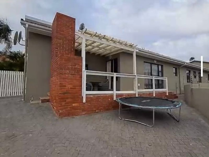 PRICE REDUCED!!!!!! Amazing Modern 3-Bed Townhouse in Prime Beacon Bay - Photo 4