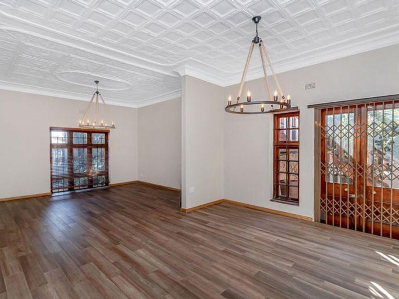 Modern 2 Bedroom 2 Bathroom House, and a cottage. - Photo 5