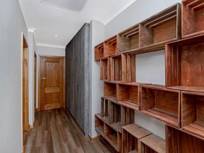 Modern 2 Bedroom 2 Bathroom House, and a cottage. - Photo 10