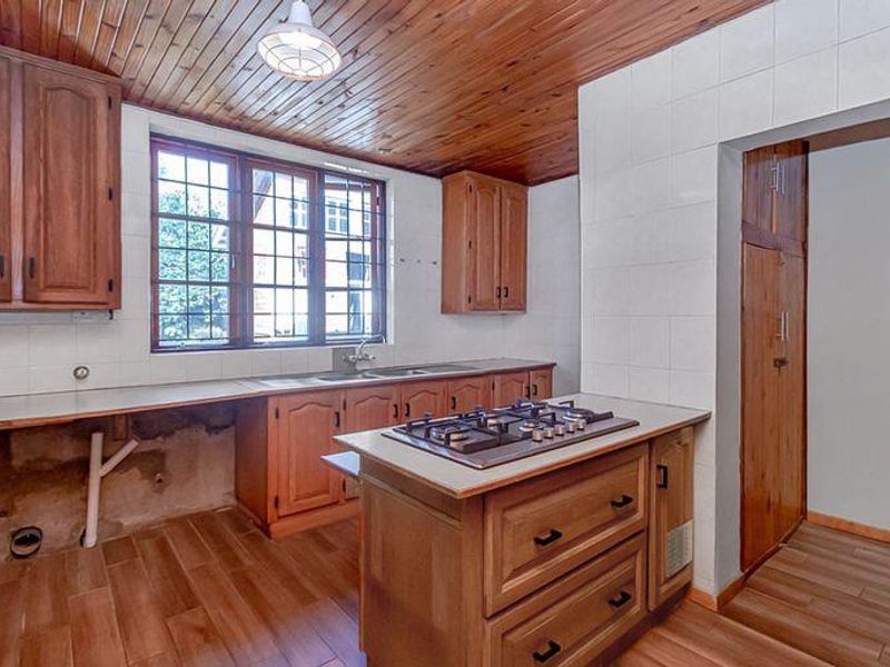 Modern 2 Bedroom 2 Bathroom House, and a cottage. - Photo 9