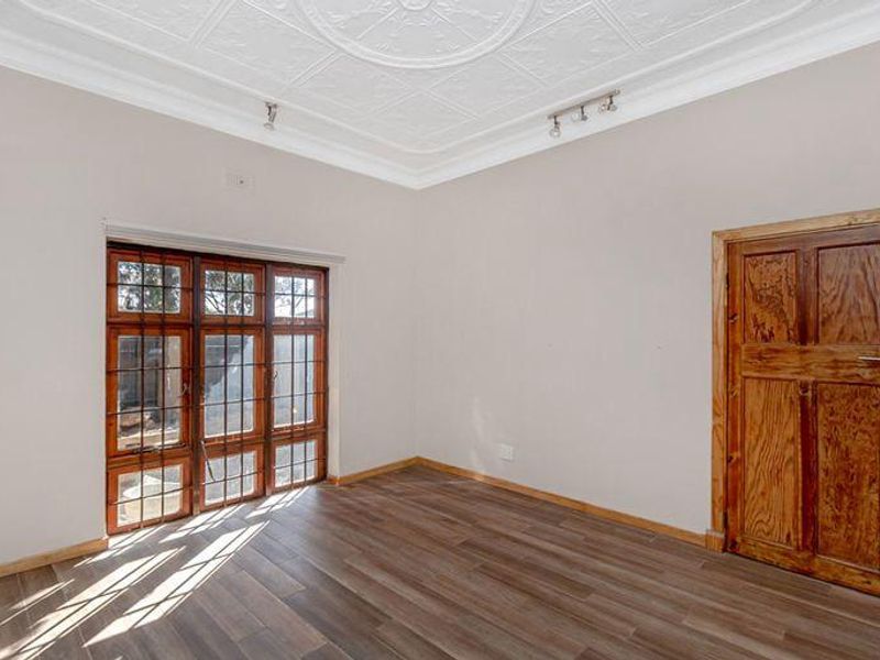 Modern 2 Bedroom 2 Bathroom House, and a cottage. - Photo 6