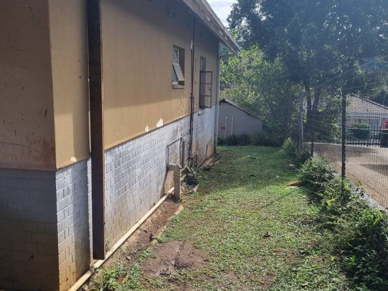 Versatile 3-Bedroom Corner Property for Sale in the Heart of Prestbury — Endless Potential! - Photo 4