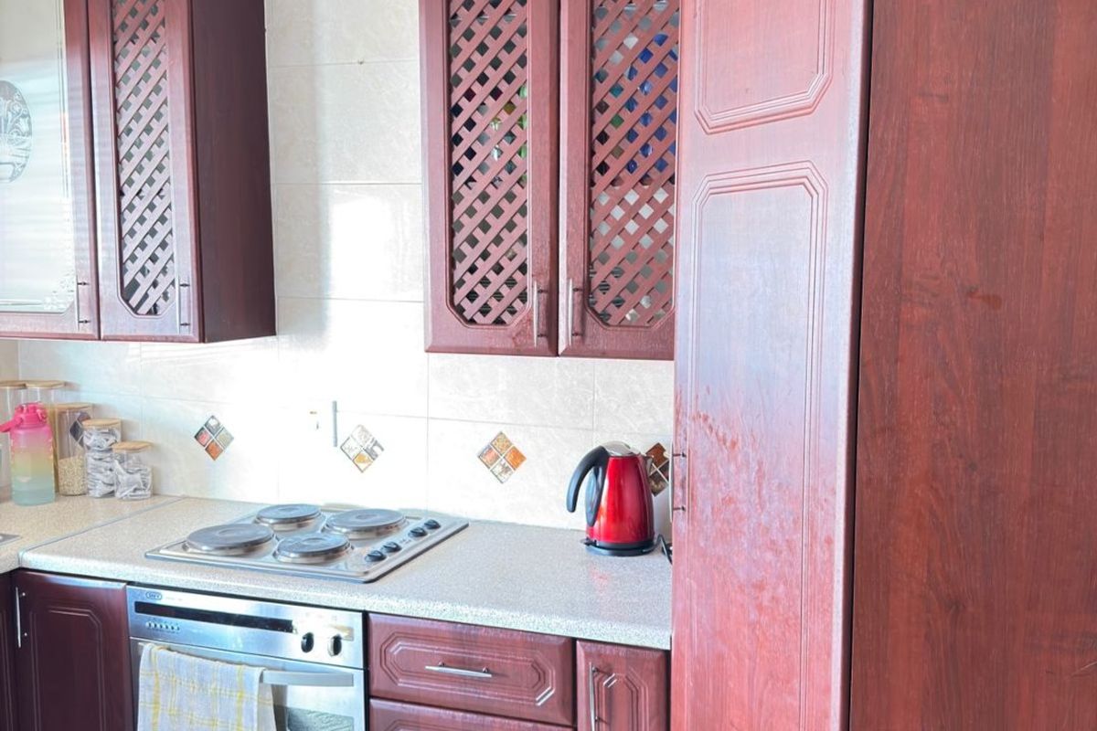 For Sale: Spacious 3-Bedroom, 2-Bathroom Home in Olifantsfontein West - Photo 4