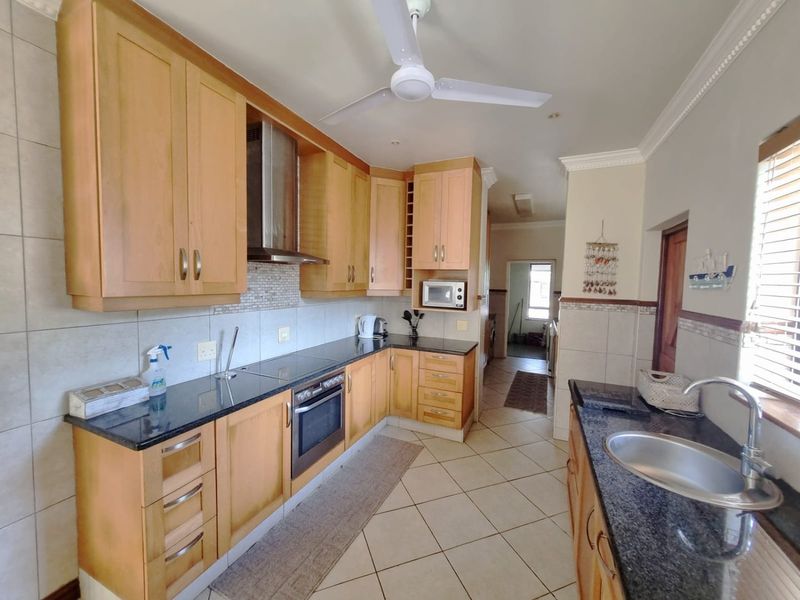 Your Perfect Coastal Getaway: Spacious Townhouse In Nkwazi Ridge Estate, Zinkwazi Beach - Photo 7