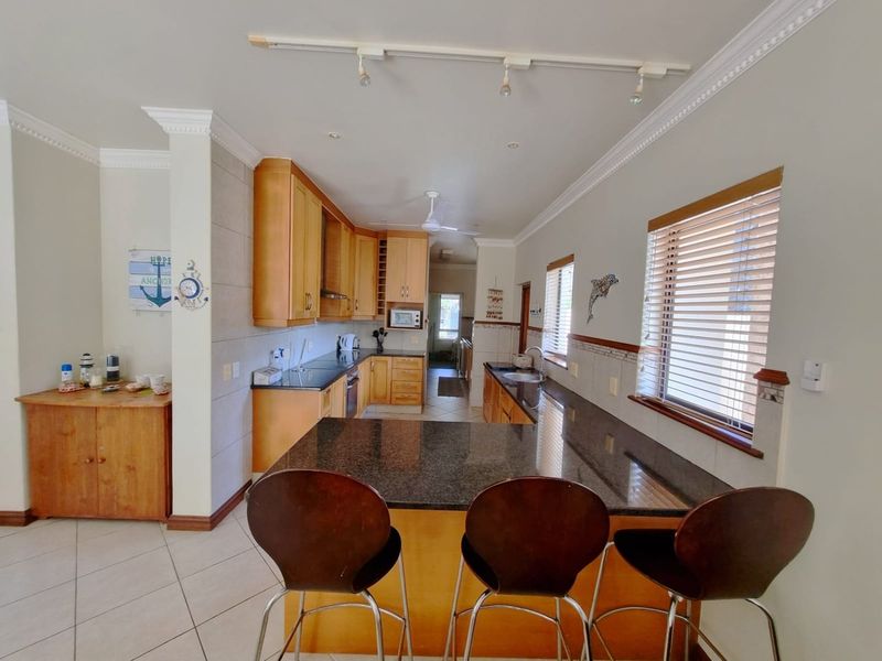 Your Perfect Coastal Getaway: Spacious Townhouse In Nkwazi Ridge Estate, Zinkwazi Beach - Photo 6