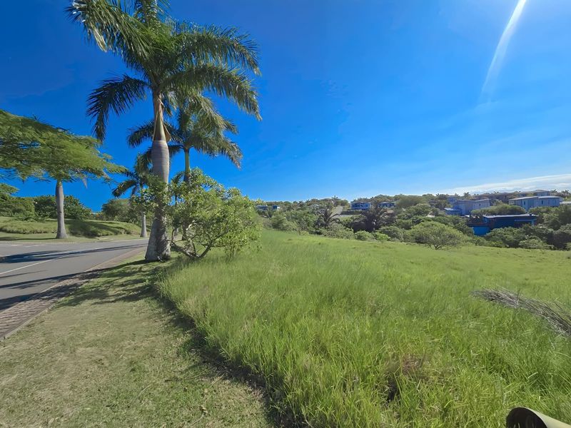 Exquisite Residence in Palm Lakes Estate - Your Coastal Haven Awaits - Photo 3