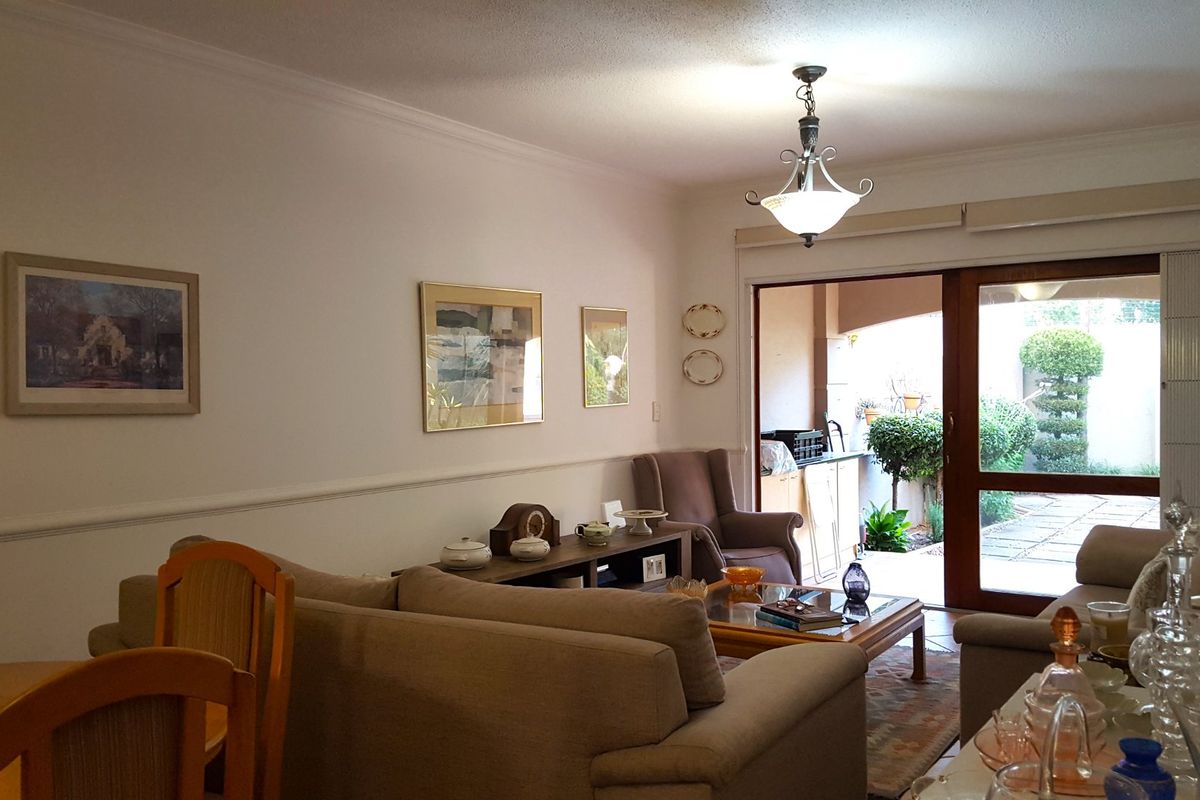 2 Bedroom Garden Apartment for Sale  - Photo 5