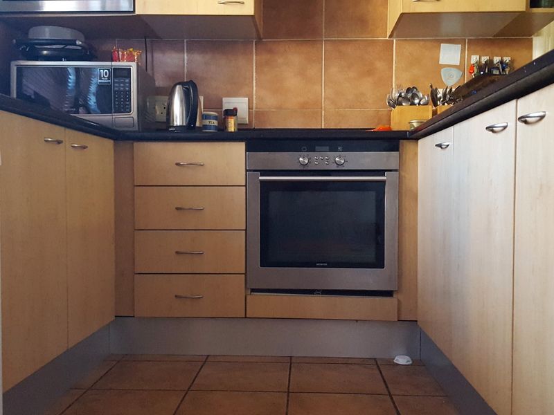 2 Bedroom Garden Apartment for Sale  - Photo 9