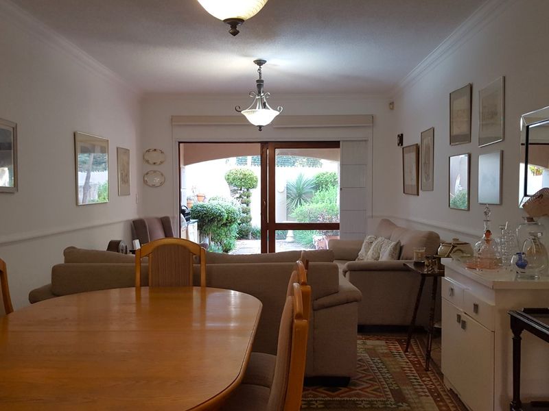 2 Bedroom Garden Apartment for Sale  - Photo 6