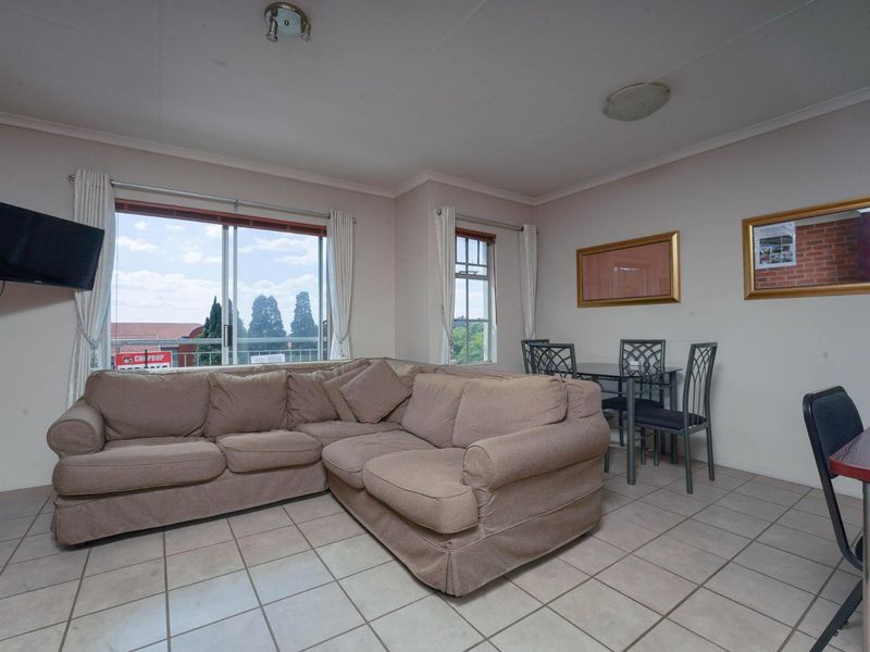 Serene North facing 2 bedroom apartment now available! - Photo 4