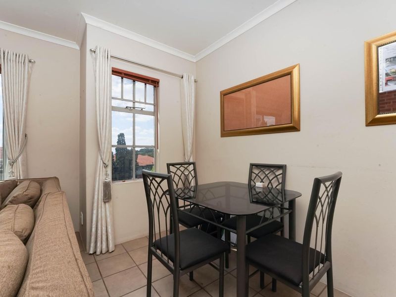 Serene North facing 2 bedroom apartment now available! - Photo 5