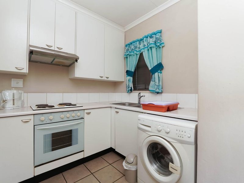 Serene North facing 2 bedroom apartment now available! - Photo 8