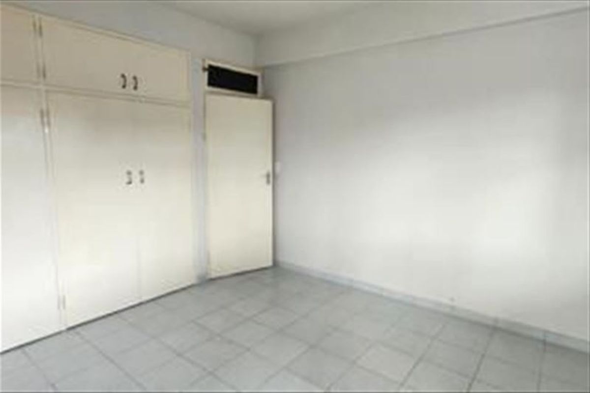 Charming 2-Bedroom Home with Comfortable Living Spaces - Photo 2