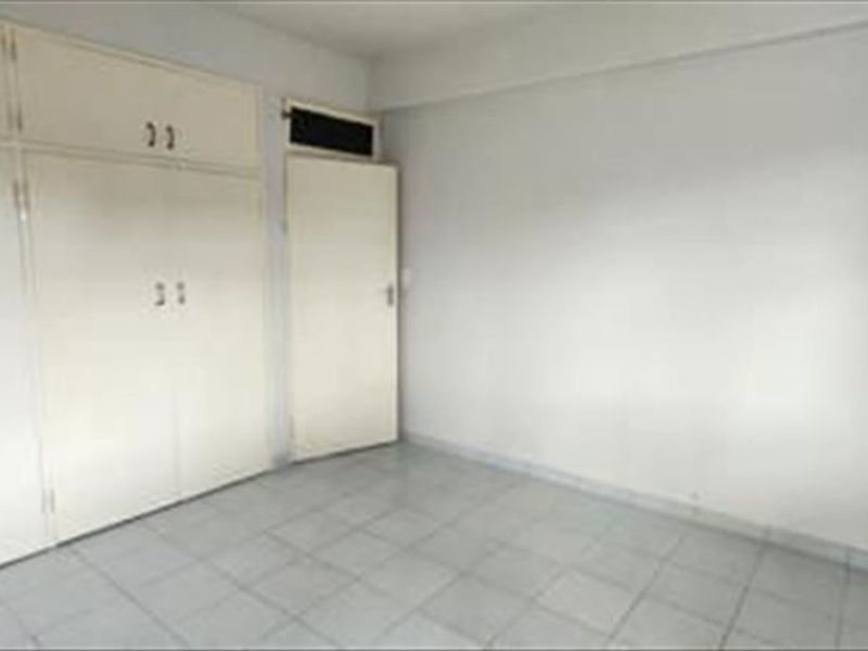 Charming 2-Bedroom Home with Comfortable Living Spaces - Photo 2