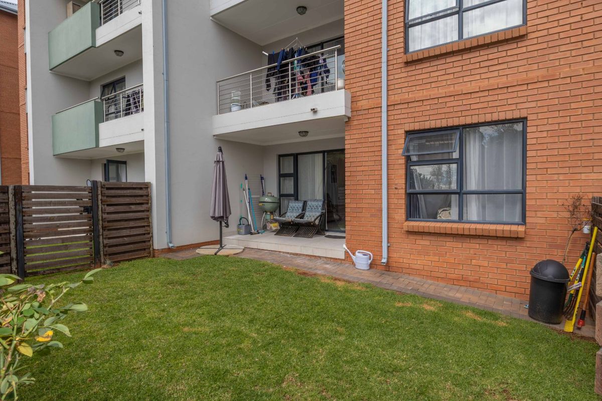 Modern Ground-Floor Retreat with Private Garden - Photo 2