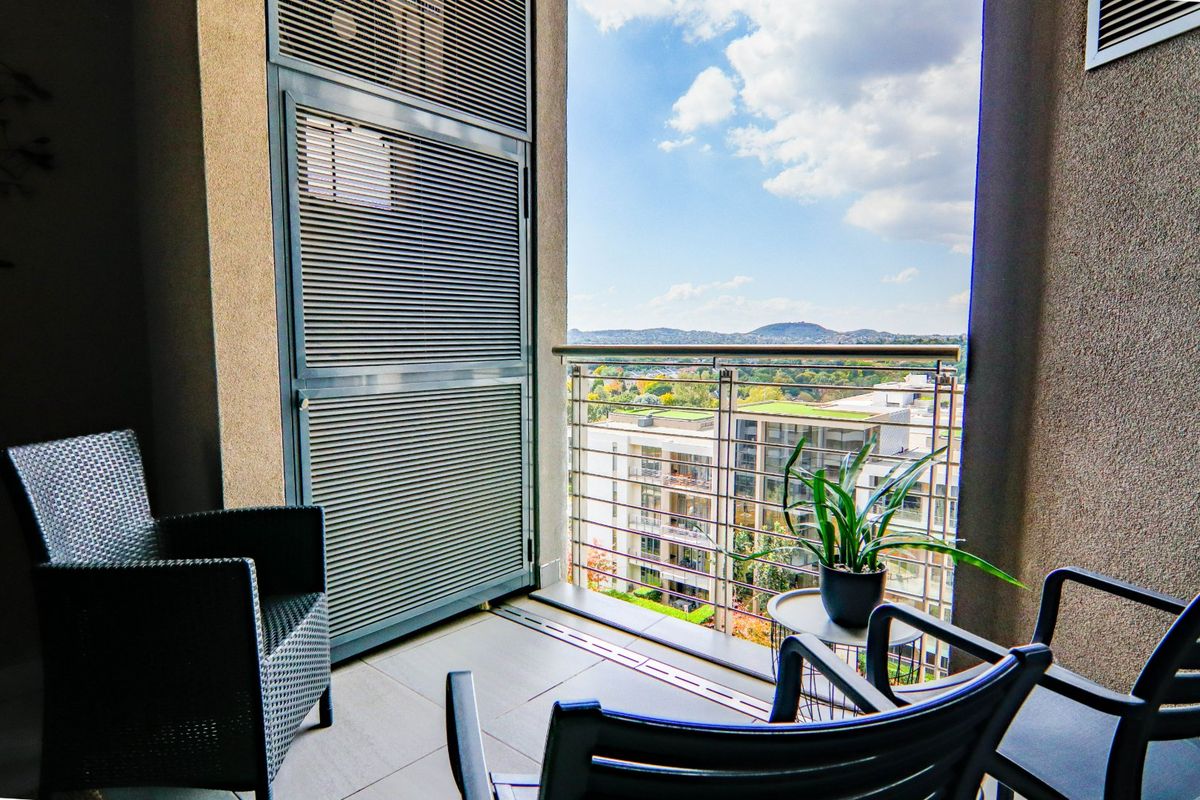 Perfectly positioned in Menlyn Maine, luxury fully furnished spacious one bedroom apartment for sale.  This extraordinary luxury living experience awaits you. - Photo 3