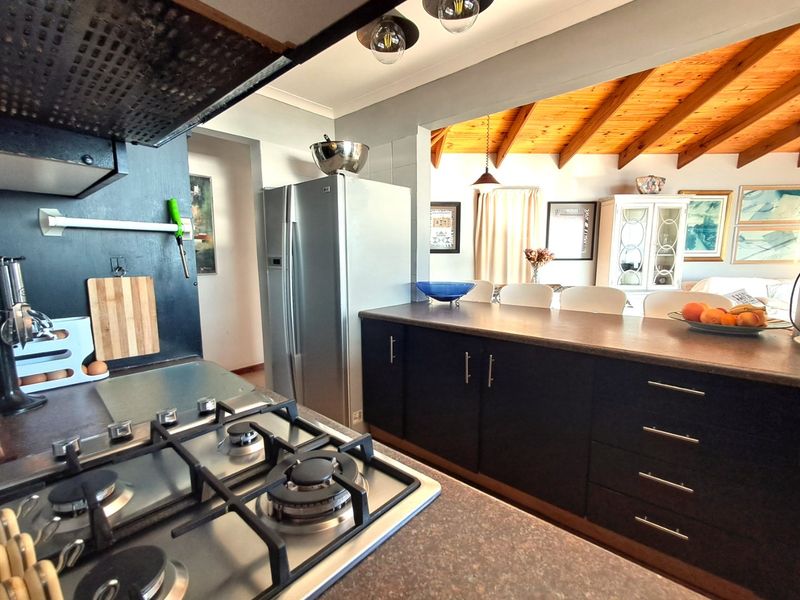 BEST VIEWS OF THE OCEAN! - Photo 2