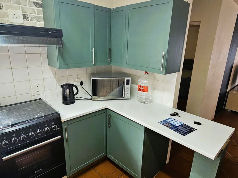 Dream Holiday Home by the Water – Just Move In! - Photo 4