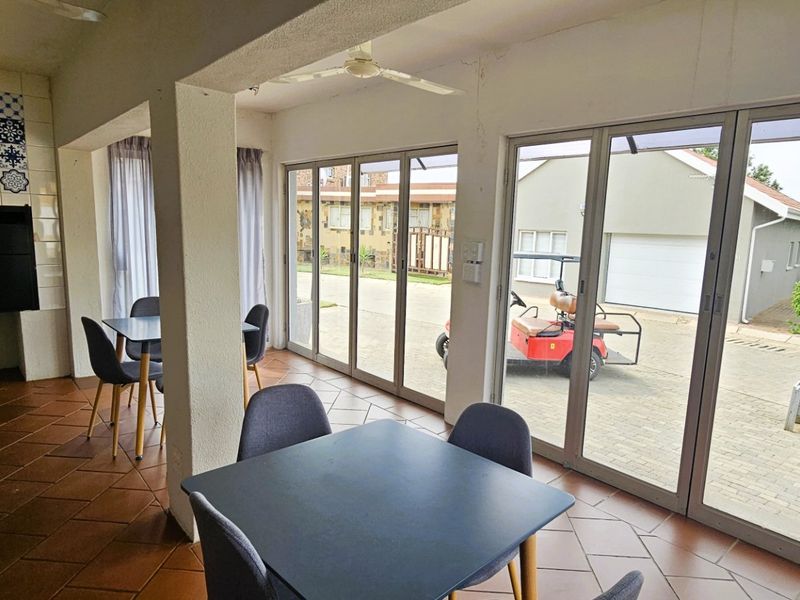 Dream Holiday Home by the Water – Just Move In! - Photo 9