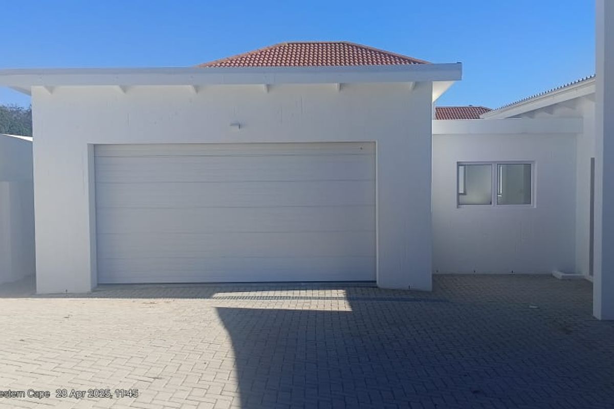 Brand-New Coastal Gem in Hersham, Mossel Bay - Photo 4
