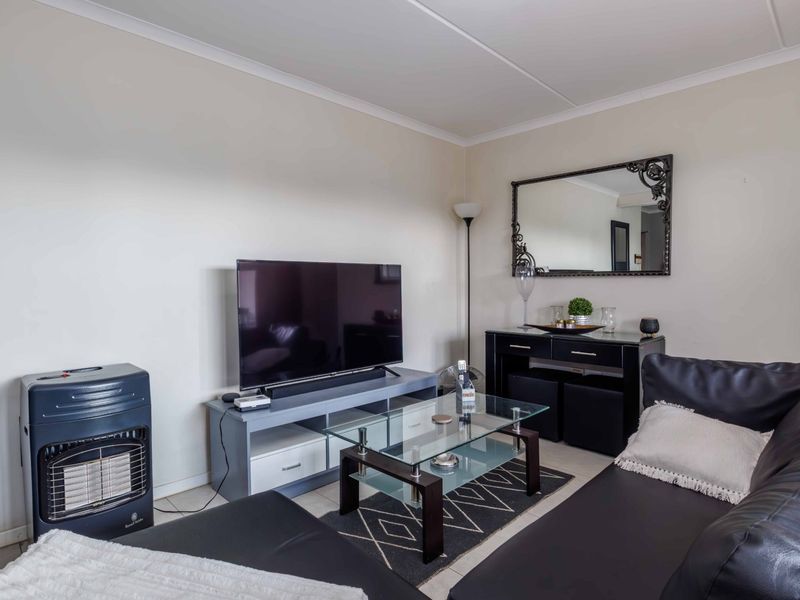 Your Peaceful Sanctuary on Red Ivory Lane - Photo 6