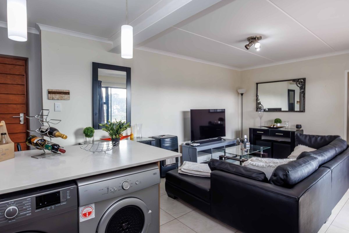 Your Peaceful Sanctuary on Red Ivory Lane - Photo 5