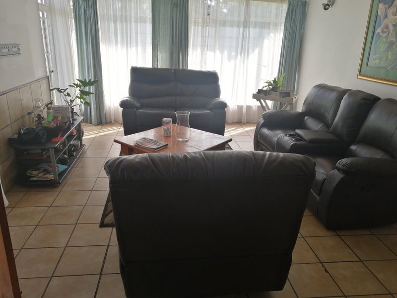 3 Bedroom House for Sale in Strubenvale - Photo 4