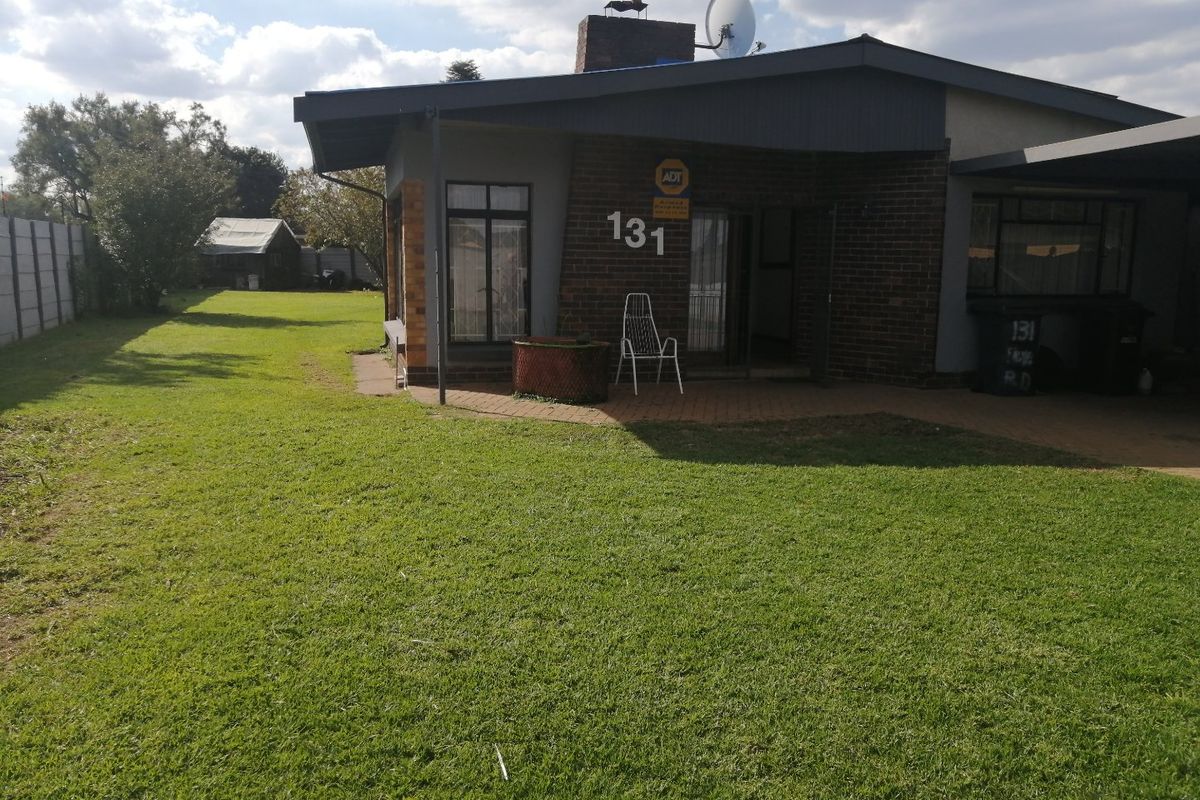 3 Bedroom House for Sale in Strubenvale - Photo 2