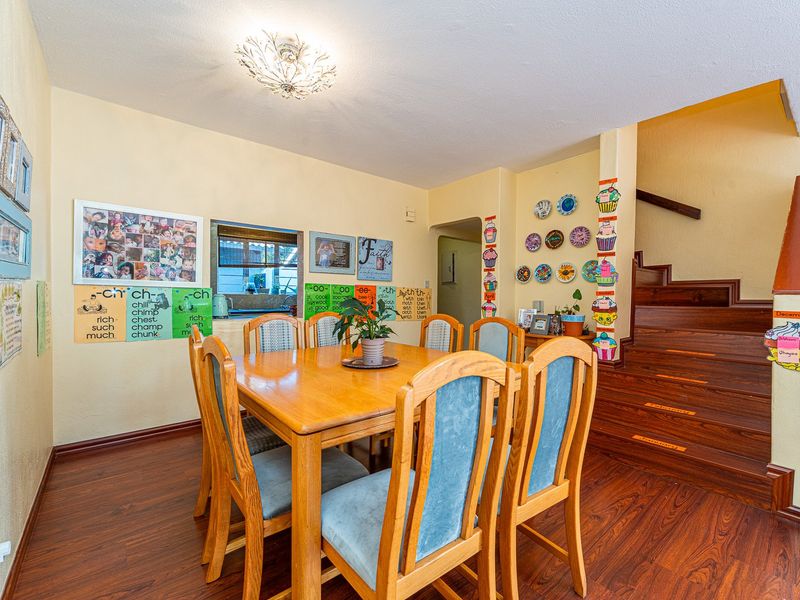 Charming & Secure Duplex in Prime Location - Photo 4