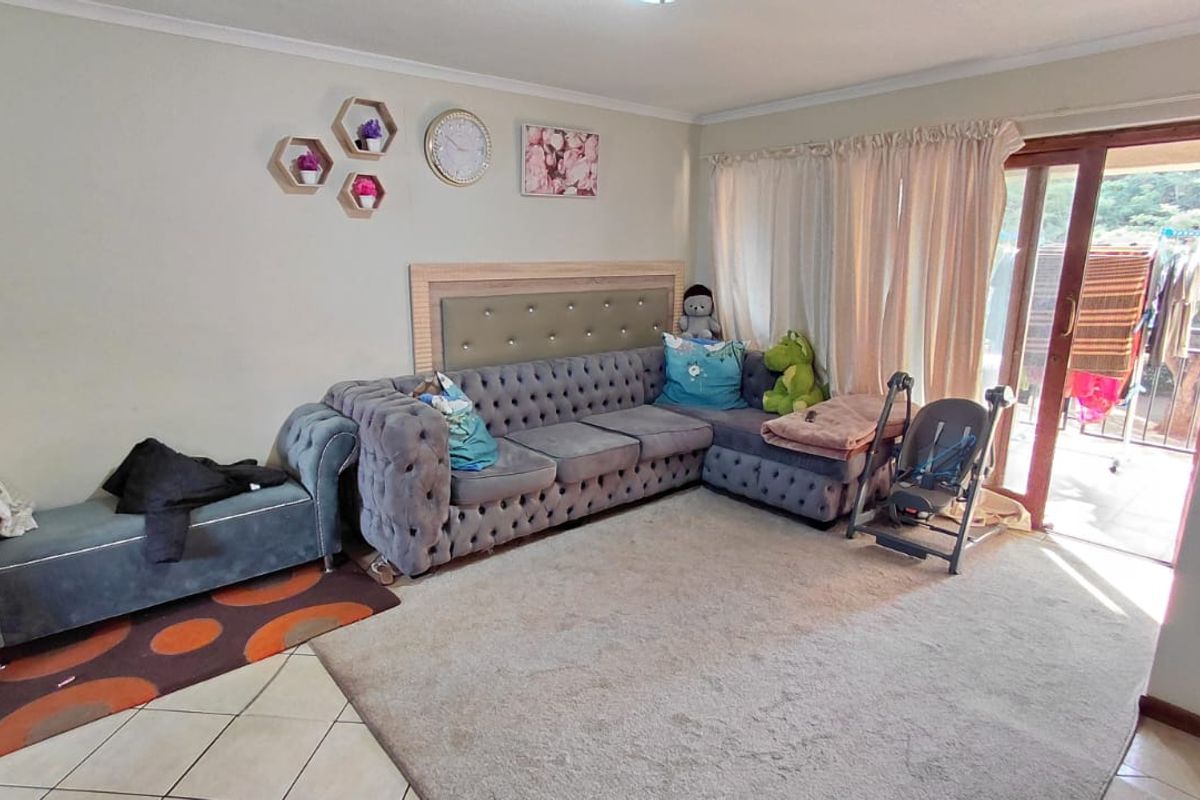 SPACIOUS 2 BED, 2 BATH APARTMENT FOR SALE - Photo 4