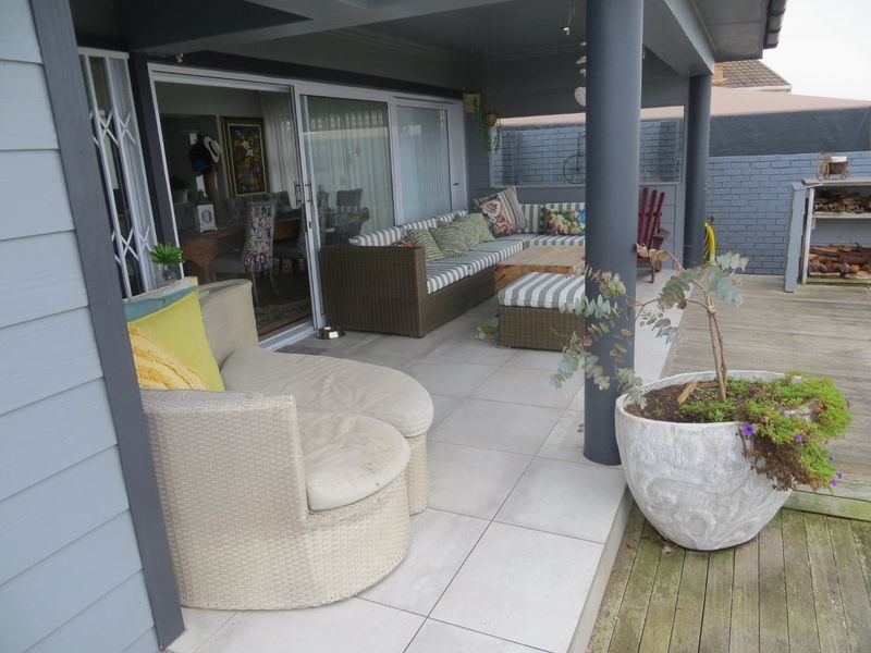 DOUBLE STOREY HOUSE – 180-degree SEA VIEW AND MOSSEL BAY  - Photo 4