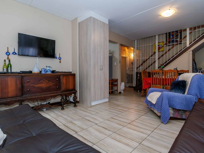 Charming Pet-Friendly Duplex in Primrose Hill – Priced to Sell! - Photo 9