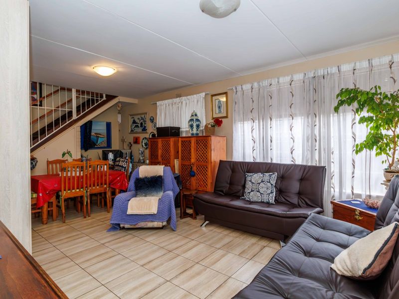 Charming Pet-Friendly Duplex in Primrose Hill – Priced to Sell! - Photo 8