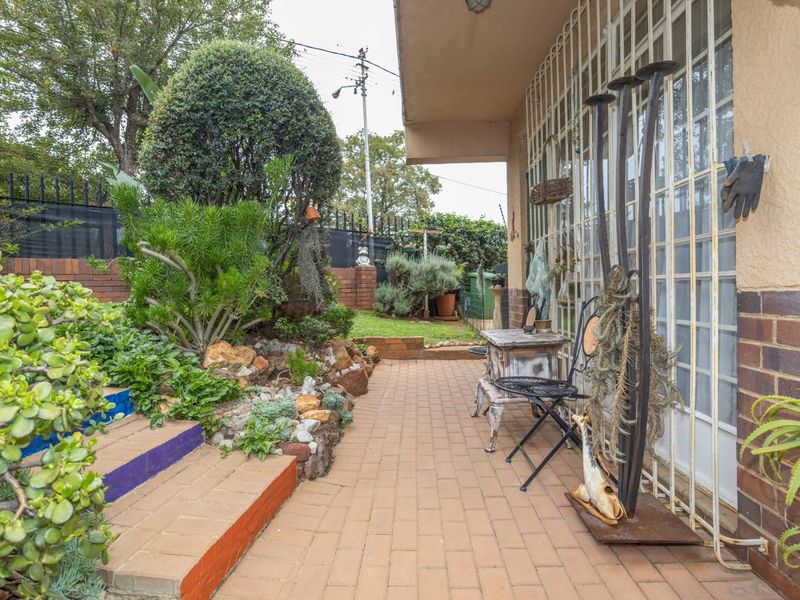 Charming Pet-Friendly Duplex in Primrose Hill – Priced to Sell! - Photo 7