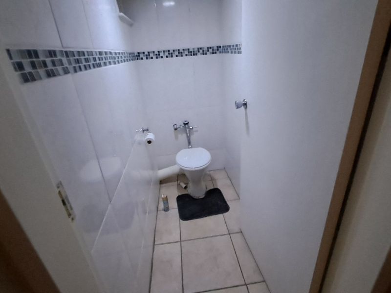 Spacious apartment in Arboretum, Bloemfontein - Photo 10