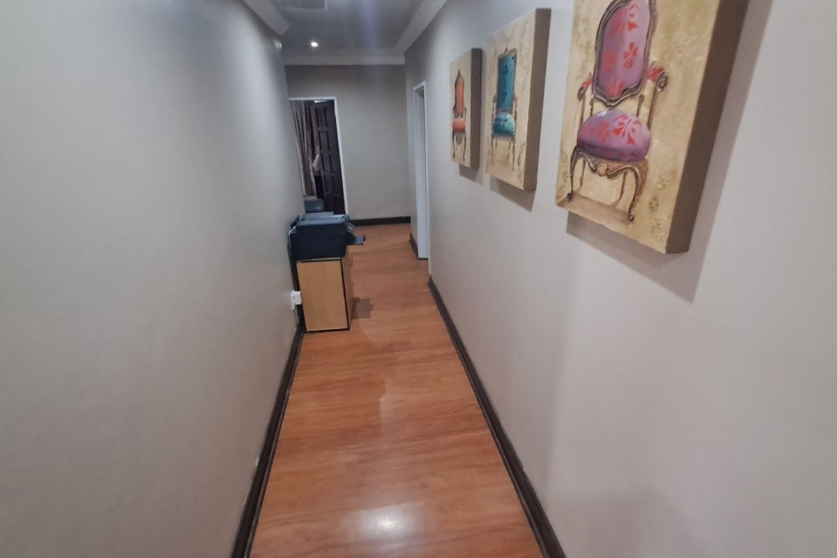 5 Bedroom House with flatlets, Brandwag, Bloemfontein - Photo 5