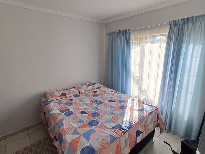 MODERN 3 BEDROOM TOWNHOUSE IN HILLSIDE, BLOEMFONTEIN - Photo 9