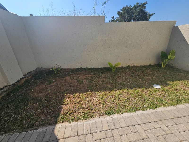 New, 6 Bedrooms, 4 Bathrooms, Secure Estate - Photo 8